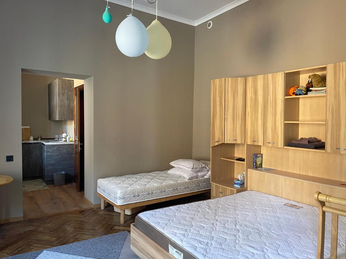 Philharmonie Platz Apartments Черновцы Экстерьер фото